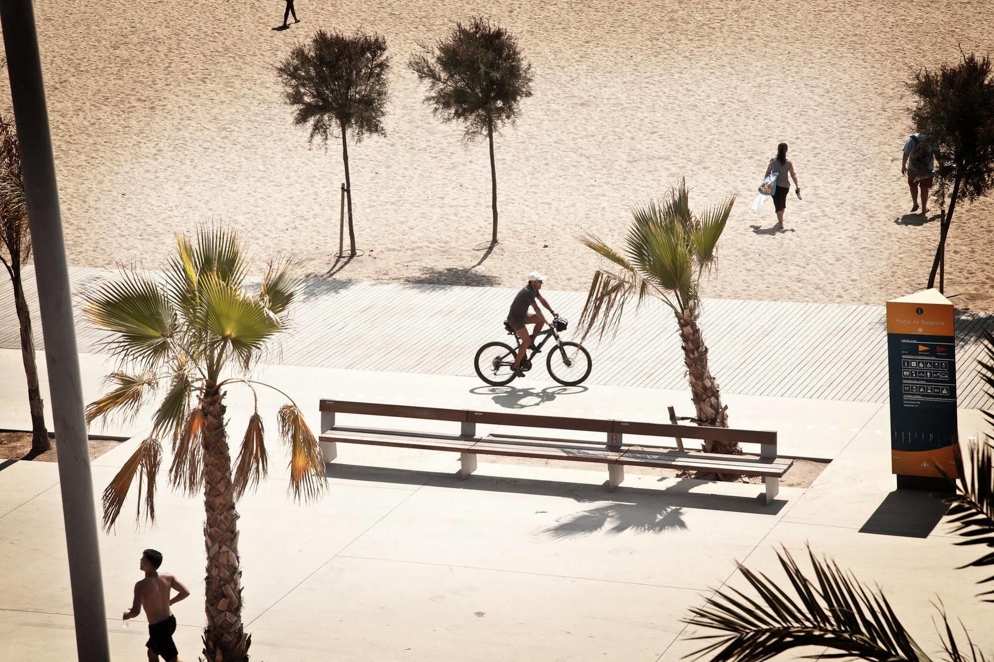 Alcam Badalona Playa Norte エクステリア 写真